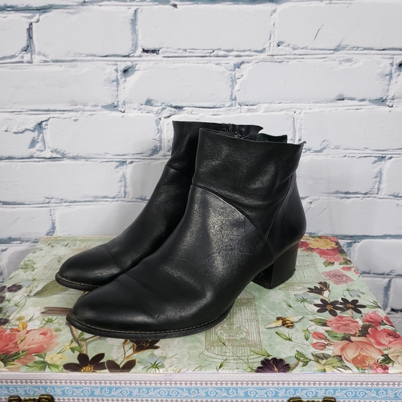 Paul Green Black Leather Ankle Boots